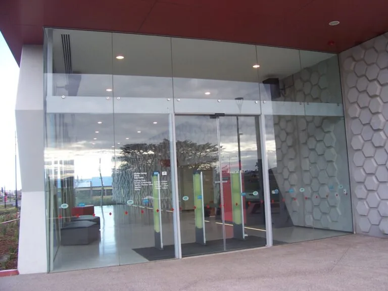 Auto-glass-Door-2-768x576